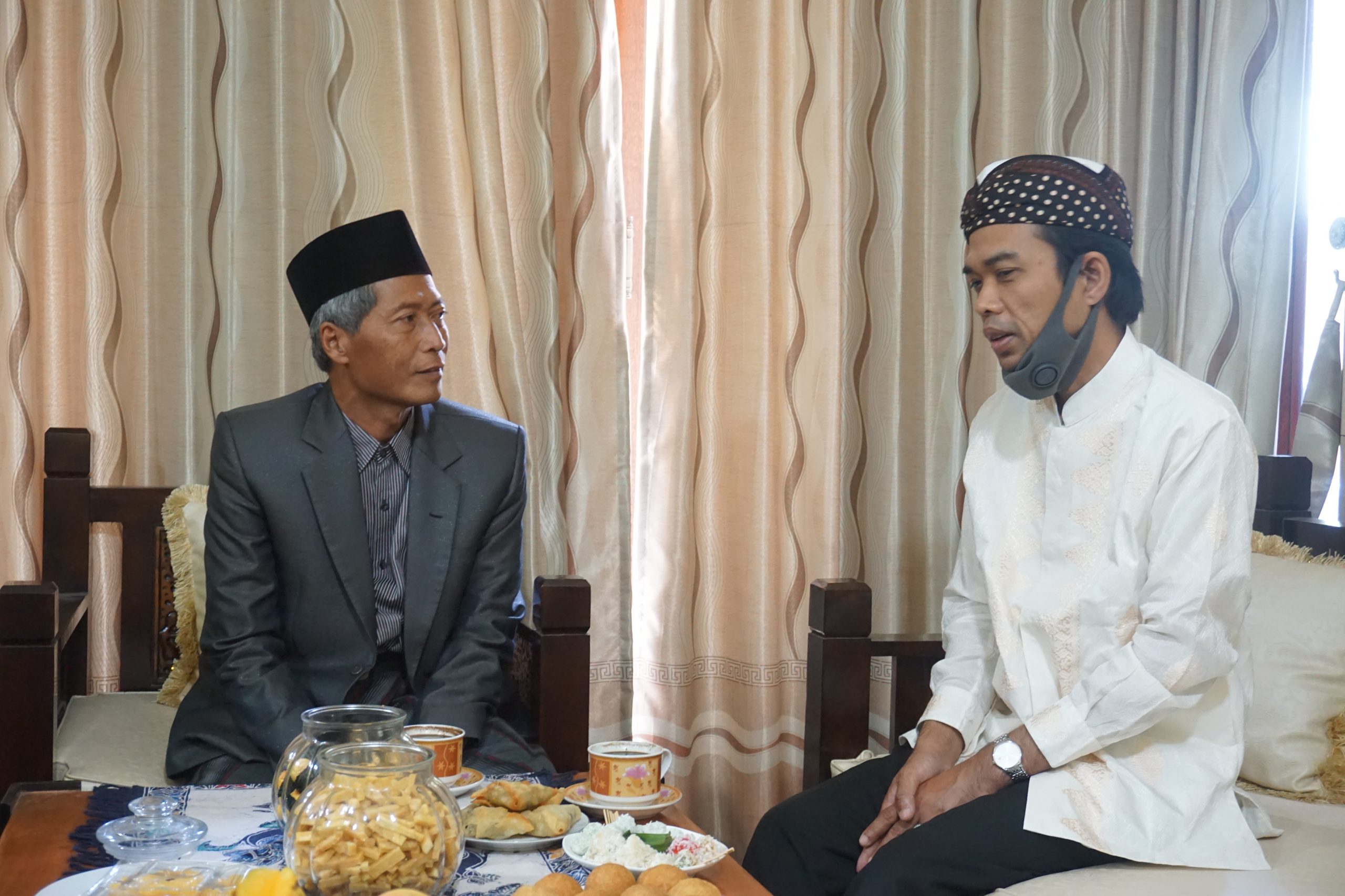 KH M Mahmud Ismail ZM & Syaikh Abd Shomad